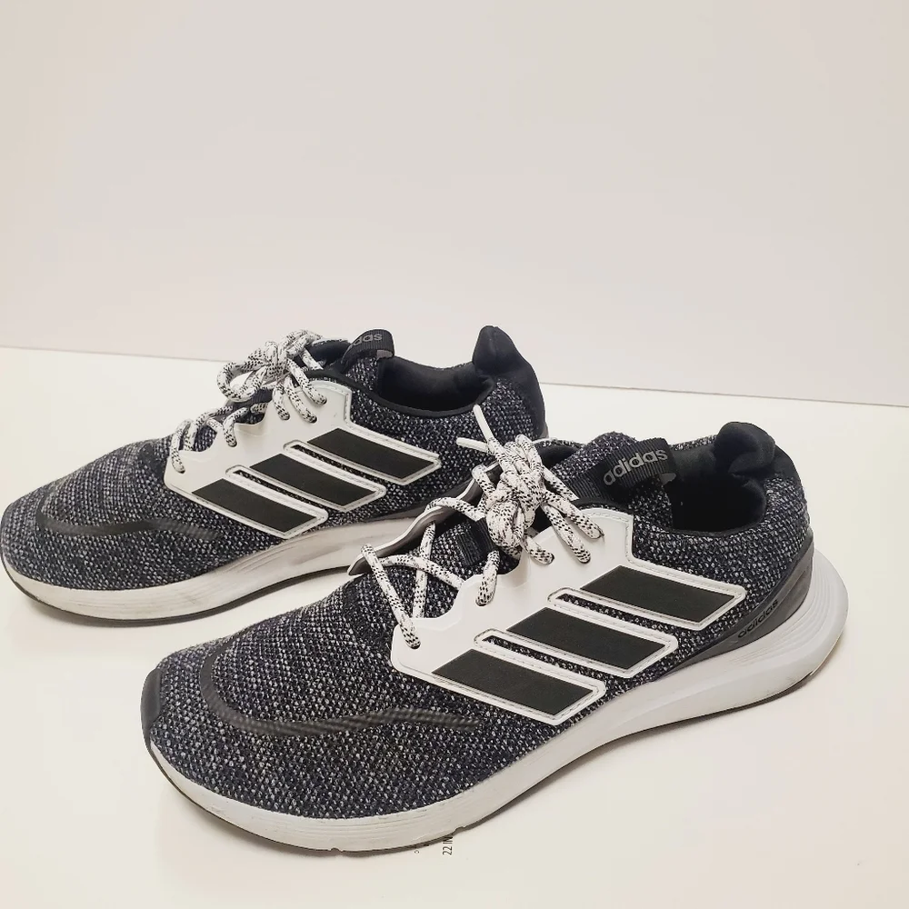 Adidas Adiwear (white/blue) Size :9